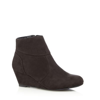 The Collection Dark grey textured wedge heel ankle boots